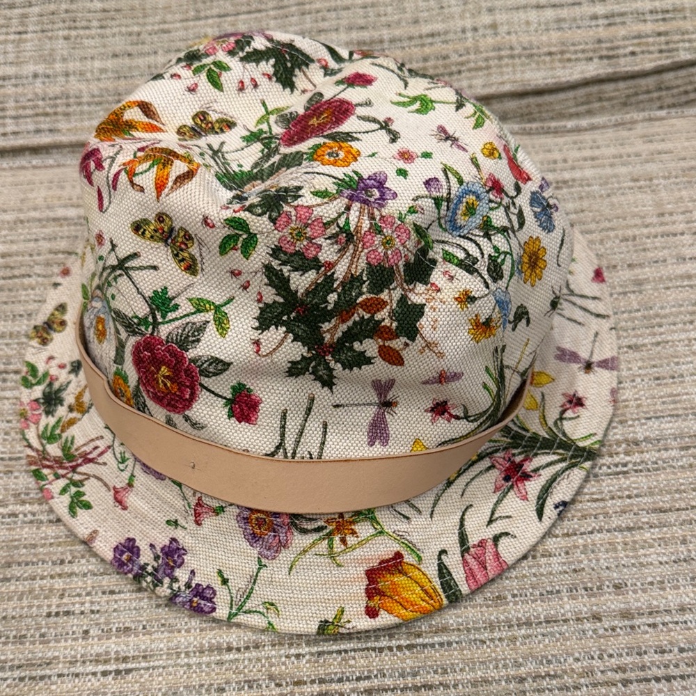 Gucci White Floral Print Bucket Hat with Beige Leather Trim - Picture 12 of 14